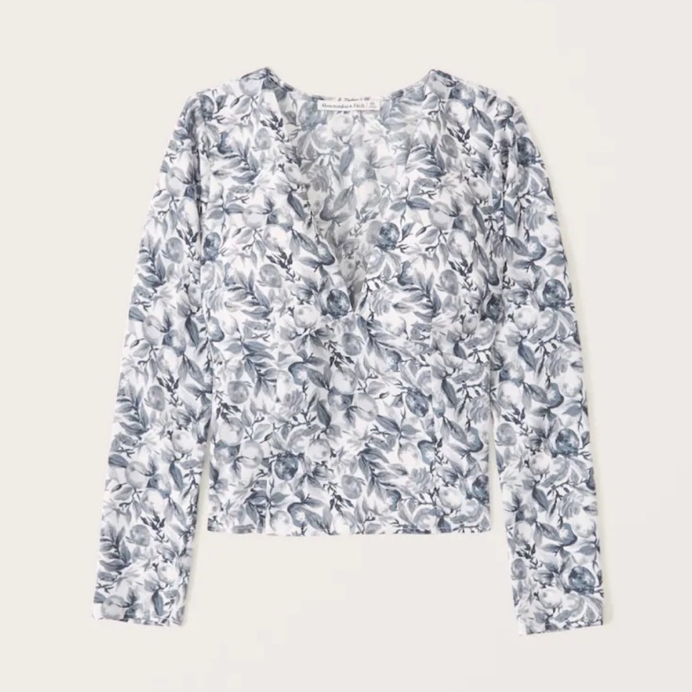 Abercrombie & Fitch NWT Floral Print Long Sleeve Top - small